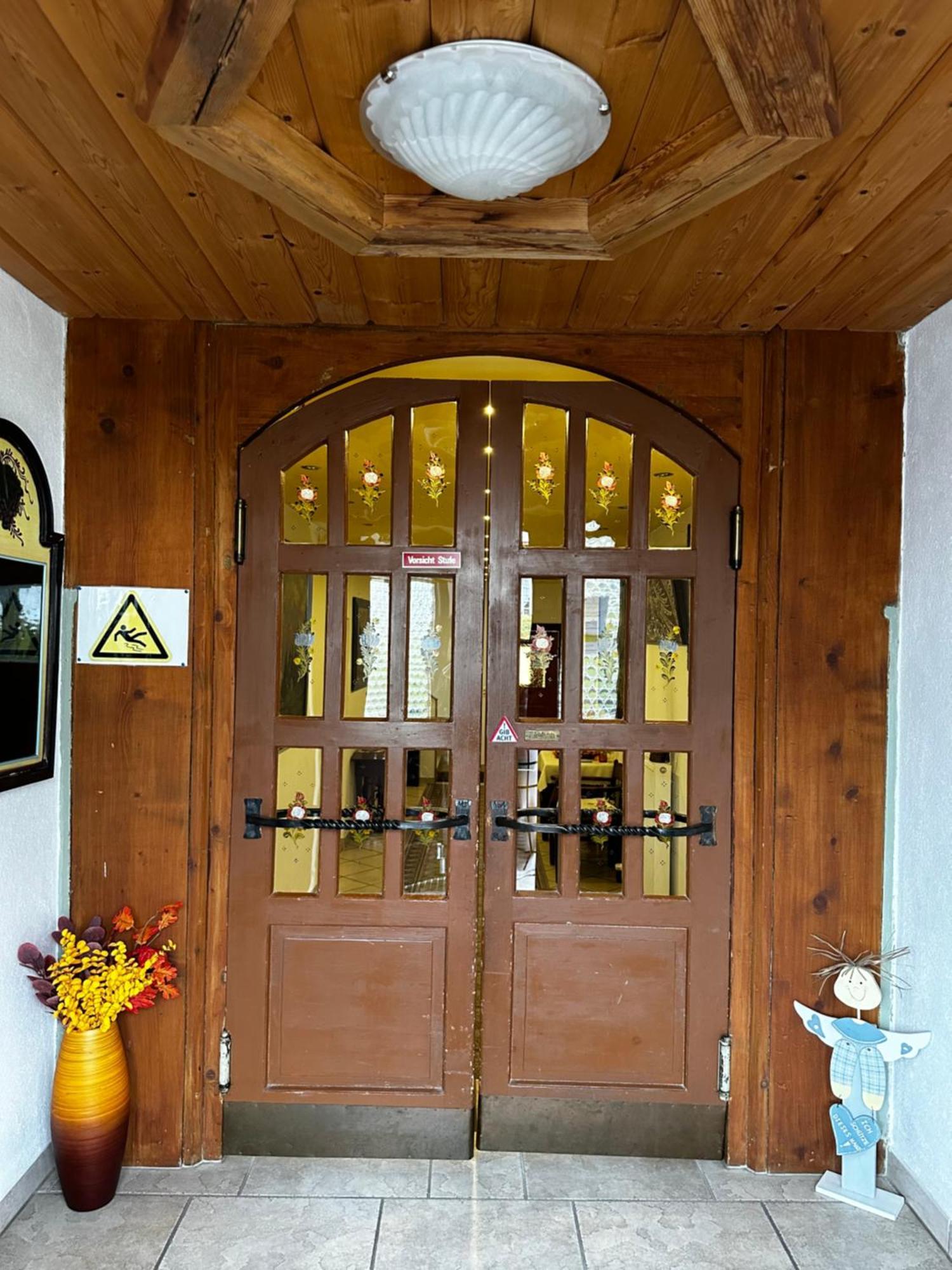 Bed and Breakfast Goldener Adler Шарниц Экстерьер фото