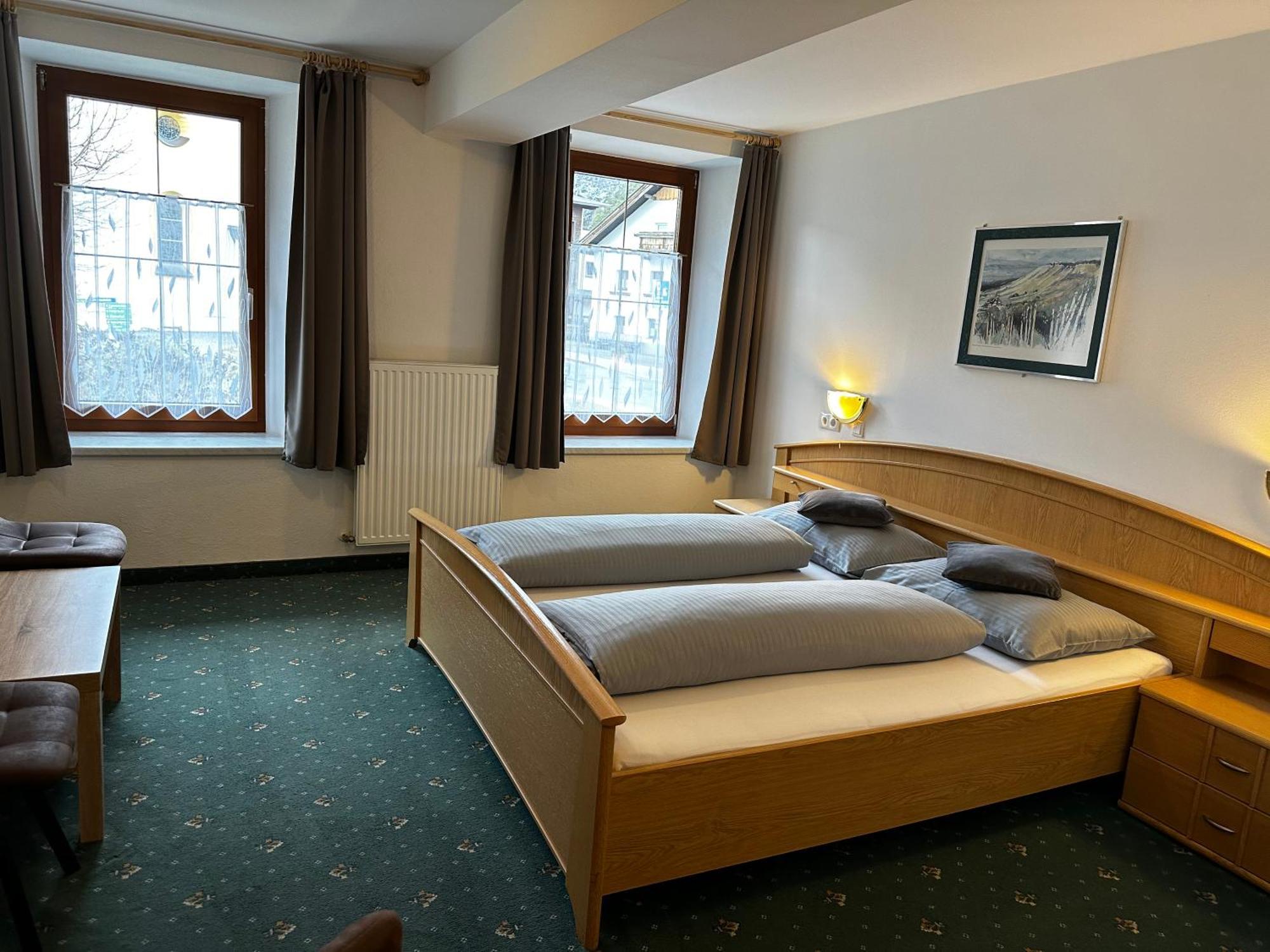 Bed and Breakfast Goldener Adler Шарниц Экстерьер фото