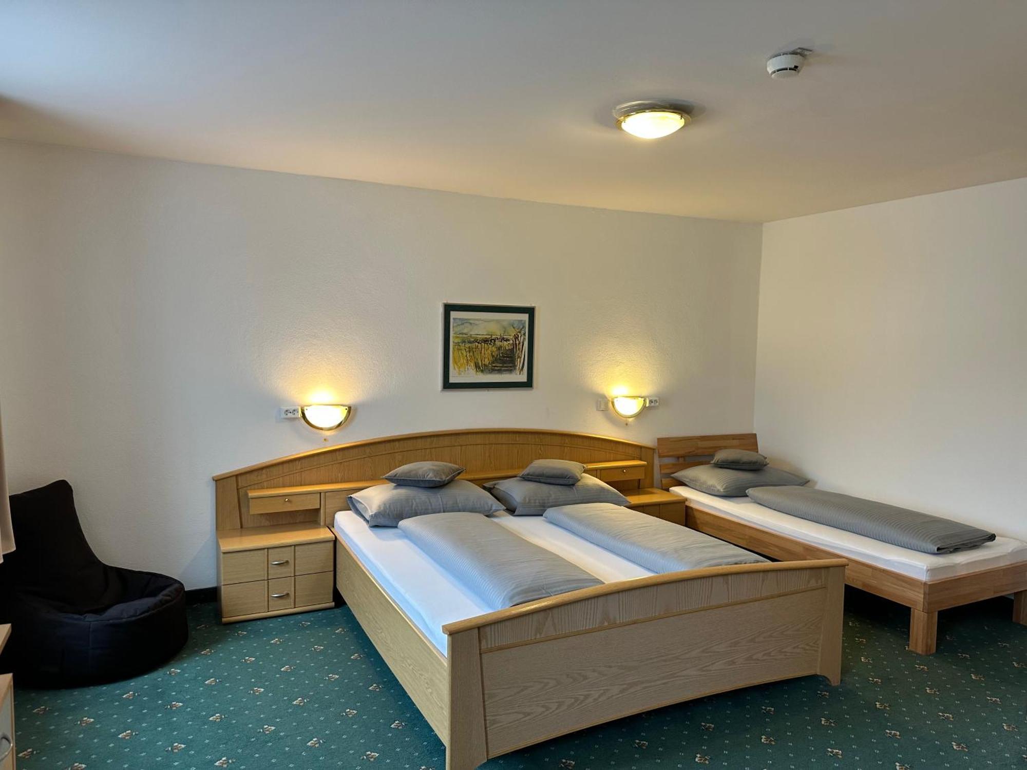Bed and Breakfast Goldener Adler Шарниц Экстерьер фото
