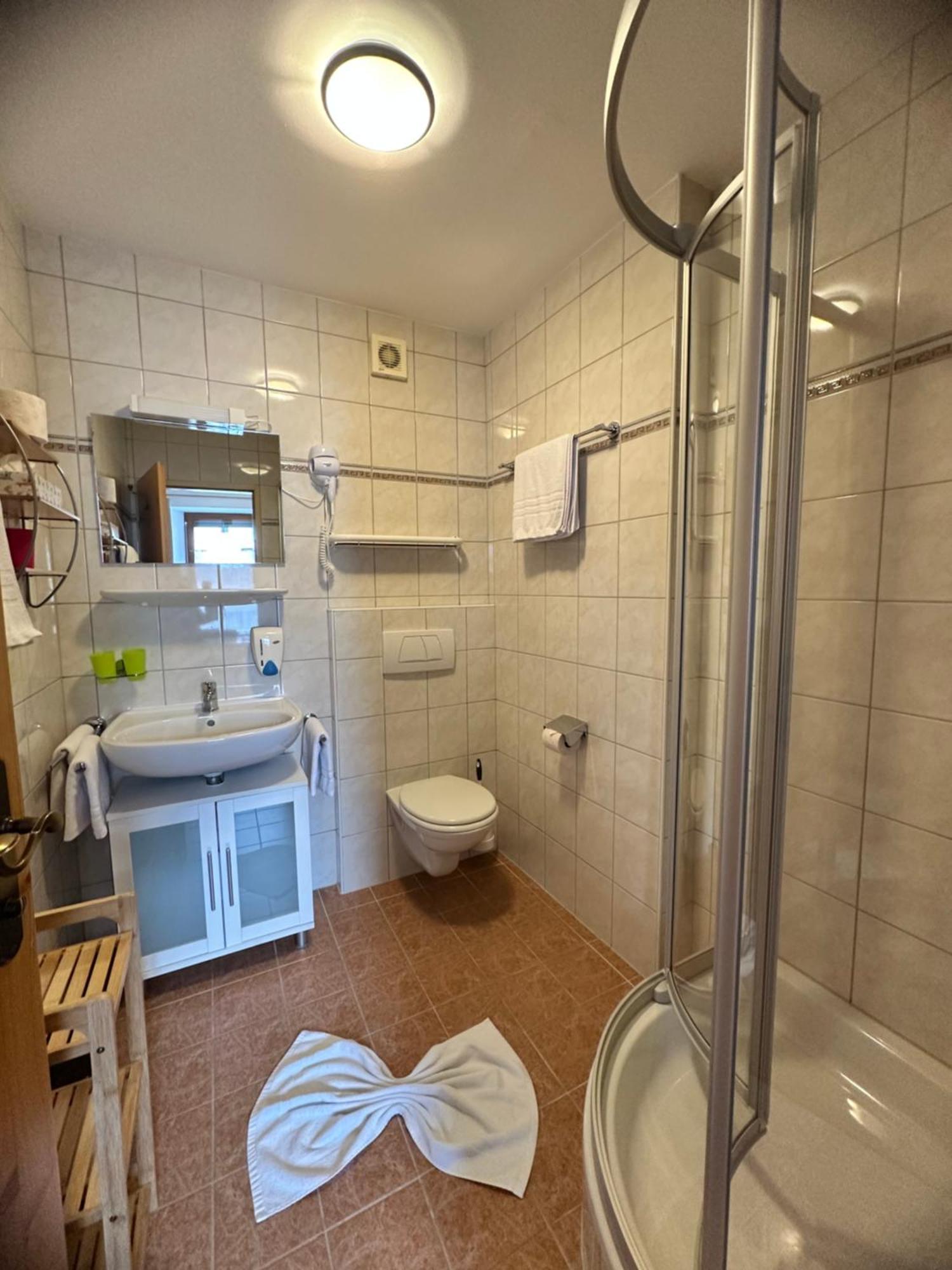 Bed and Breakfast Goldener Adler Шарниц Экстерьер фото