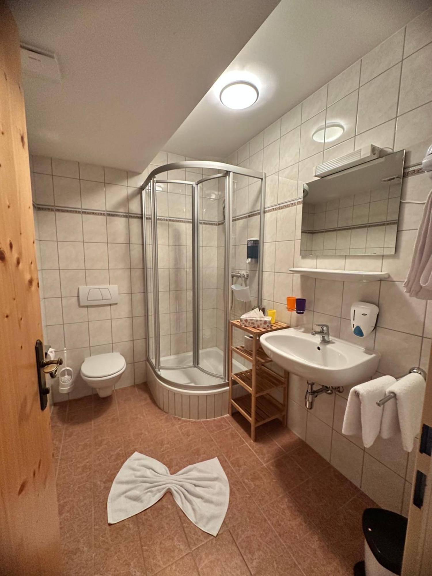 Bed and Breakfast Goldener Adler Шарниц Экстерьер фото