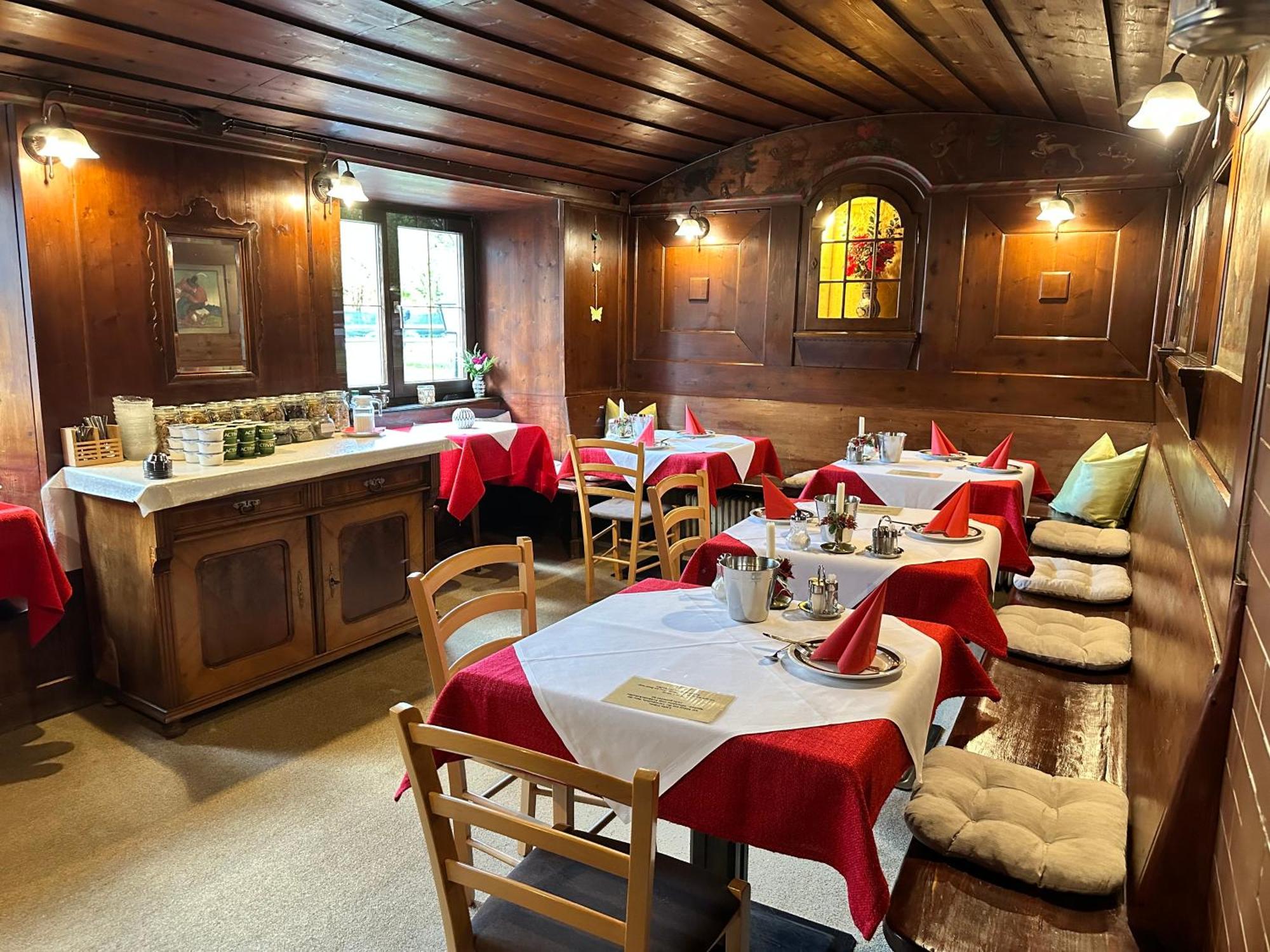 Bed and Breakfast Goldener Adler Шарниц Экстерьер фото